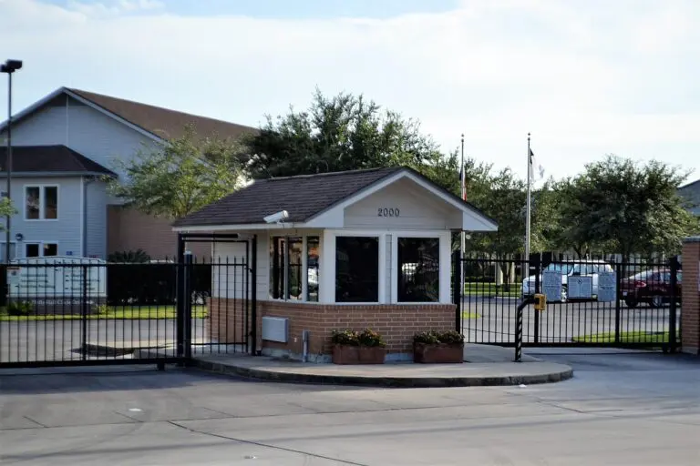 senior living community 1 768x512